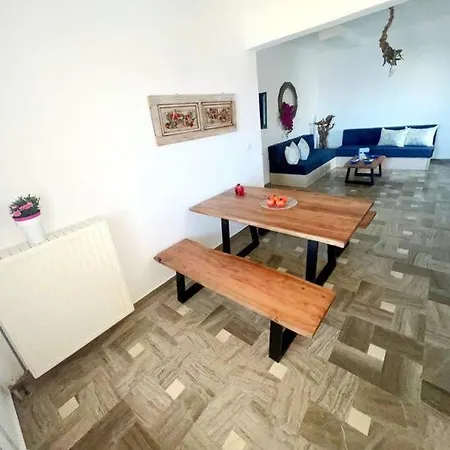 Petalou House