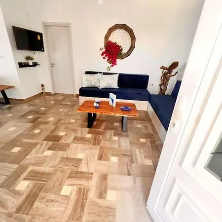 Petalou House Ferienhaus *