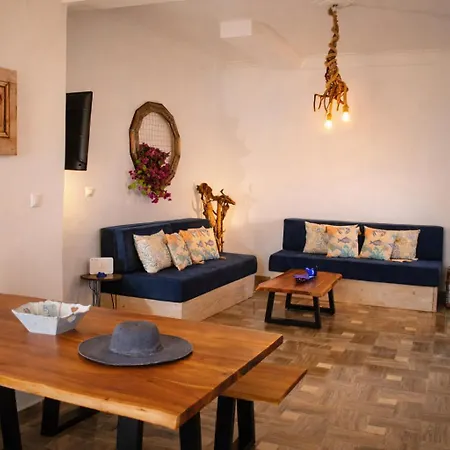 Vakantiehuis Petalou House