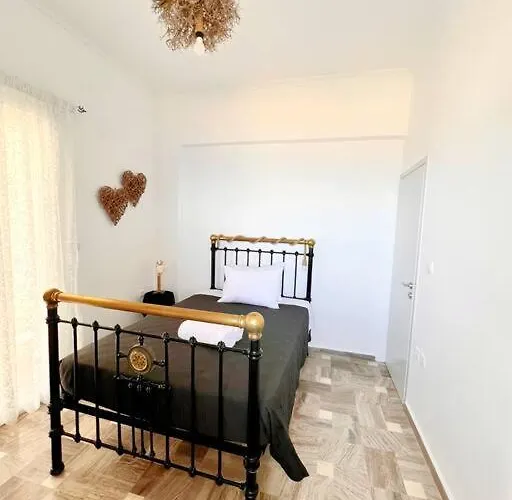 Petalou House Imerovigli (Santorini)