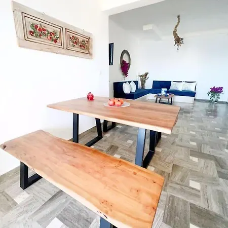 Petalou House