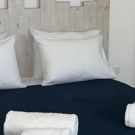 Petalou House Imerovigli (Santorini)