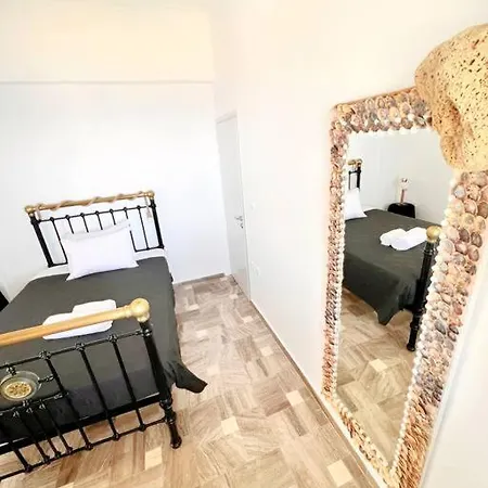 Petalou House Imerovigli (Santorini)